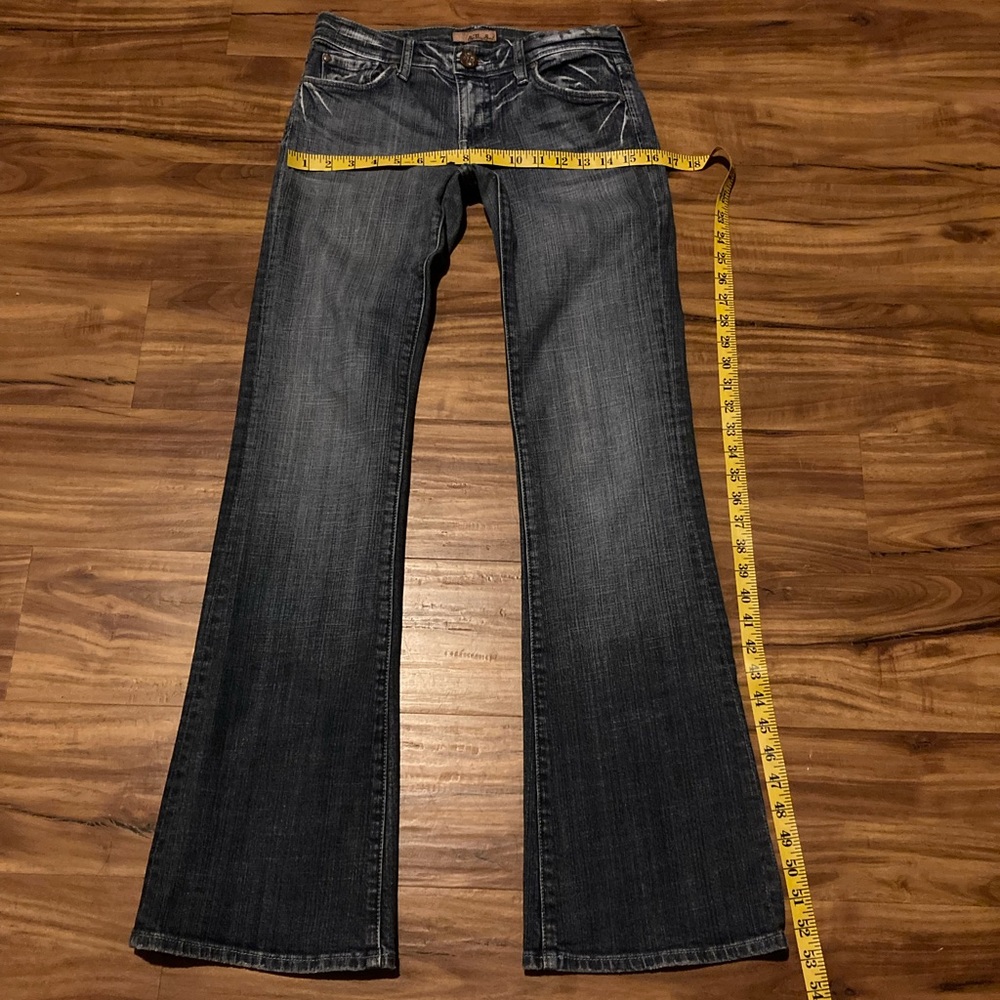 Low rise flare blue jeans, size 26.
